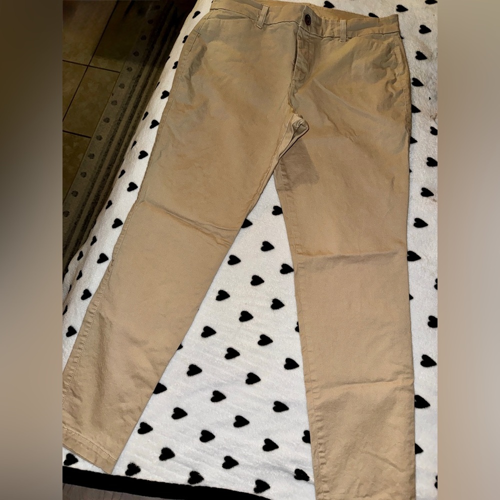 Old Navy skinny khaki pants